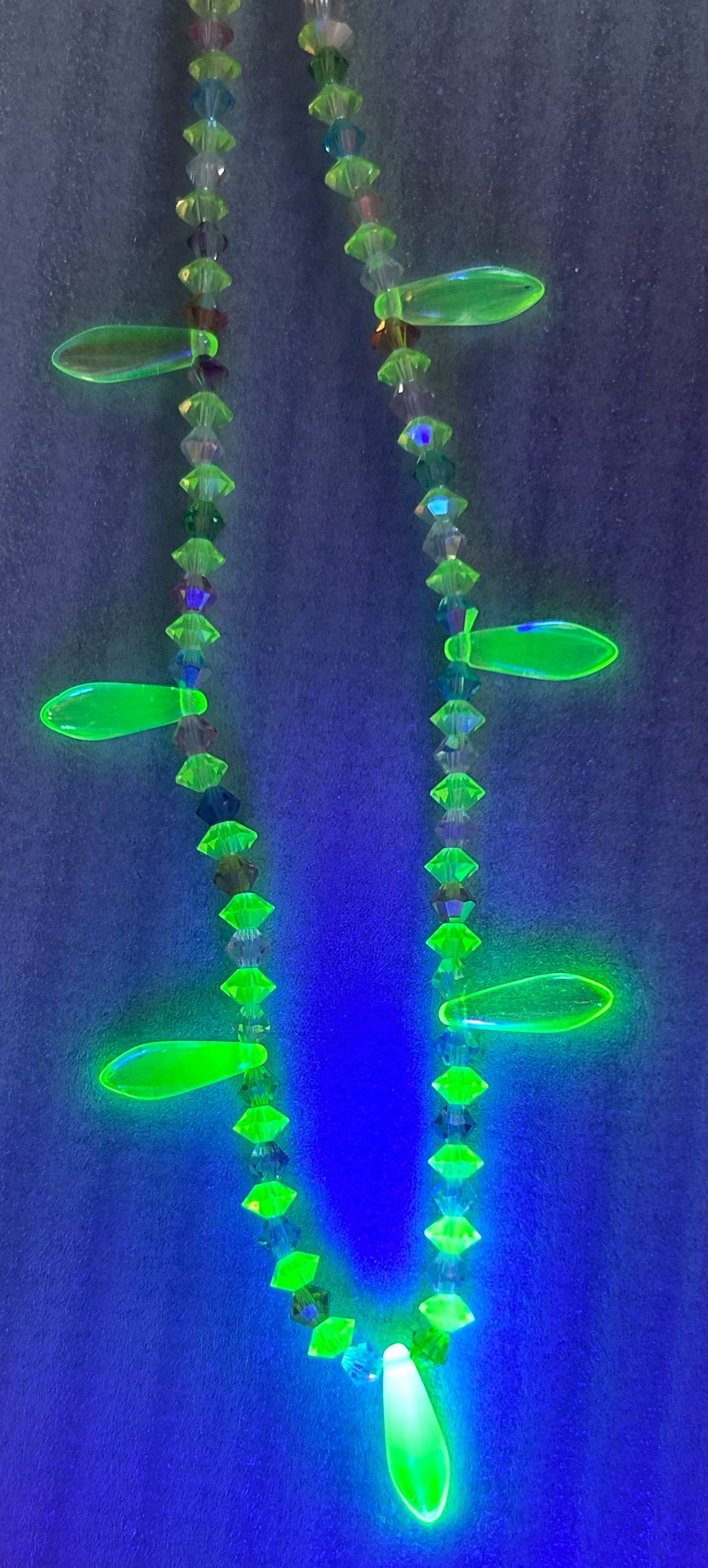 Crystal Uranium Choker 17"